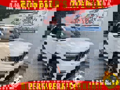 New 2024 Jeep Grand Cherokee Limited w/ Luxury Tech Group II