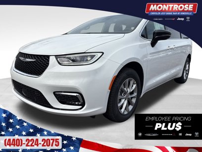 New 2025 Chrysler Pacifica Select