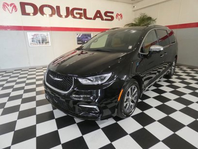 Used 2023 Chrysler Pacifica Pinnacle
