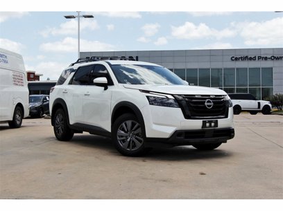 Used 2024 Nissan Pathfinder SV w/ Black Appearance Package