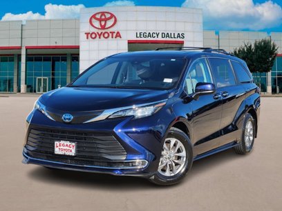 Used 2022 Toyota Sienna XLE