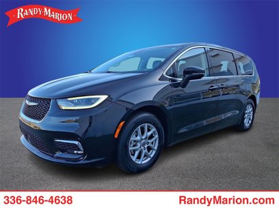Used 2023 Chrysler Pacifica Touring-L