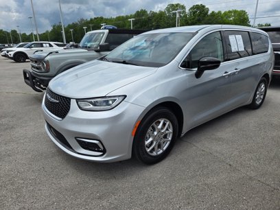 Used 2024 Chrysler Pacifica Touring-L