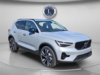 New 2025 Volvo XC40 B5 Plus w/ Protection Package Premier