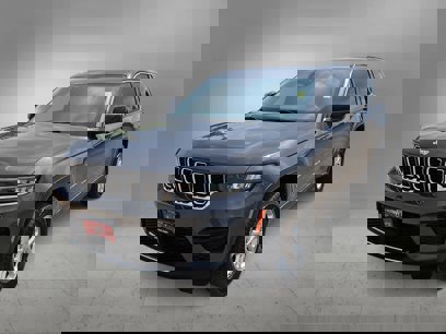 Used 2024 Jeep Grand Cherokee Laredo w/ Luxury Tech Group I