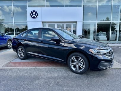 Used 2024 Volkswagen Jetta SE w/ Panoramic Sunroof Package