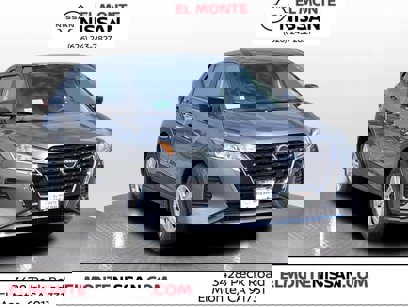 New 2025 Nissan Kicks Play S