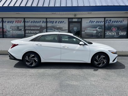 New 2025 Hyundai Elantra SEL