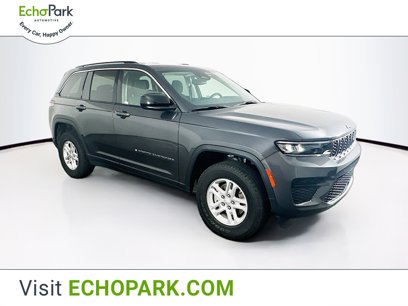 Used 2023 Jeep Grand Cherokee Laredo