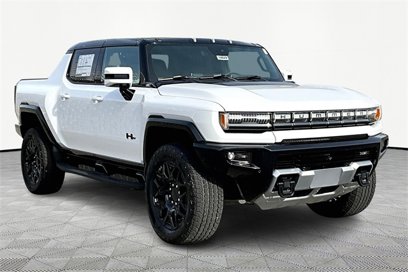 New 2025 GMC Hummer EV 2X w/ LPO, Dark Essentials Package