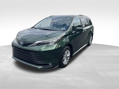 New 2025 Toyota Sienna XLE