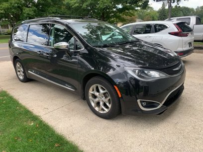 Used 2019 Chrysler Pacifica Limited w/ Advanced Safetytec Group