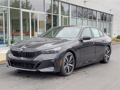 New 2025 BMW 550e xDrive w/ Premium Package