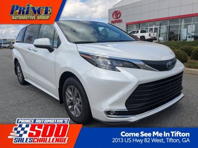 New 2024 Toyota Sienna XLE