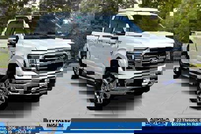 New 2025 Ford F150 Lariat w/ Equipment Group 501A Mid