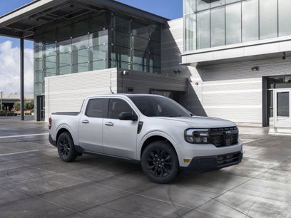 New 2024 Ford Maverick Lariat w/ Black Appearance Package
