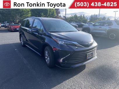 Used 2025 Toyota Sienna LE