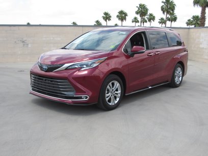 Used 2023 Toyota Sienna Platinum