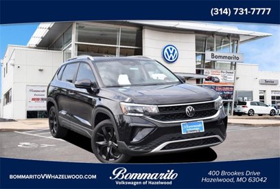 Certified 2022 Volkswagen Taos SE w/ Panoramic Sunroof Package