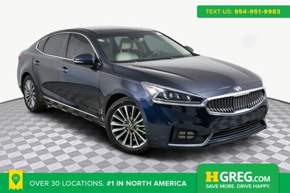 Used 2017 Kia Cadenza Technology