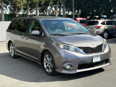 Used 2014 Toyota Sienna SE