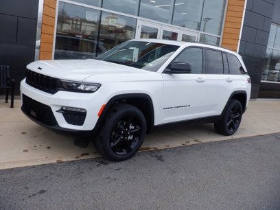 New 2025 Jeep Grand Cherokee Limited w/ Black Appearance Package