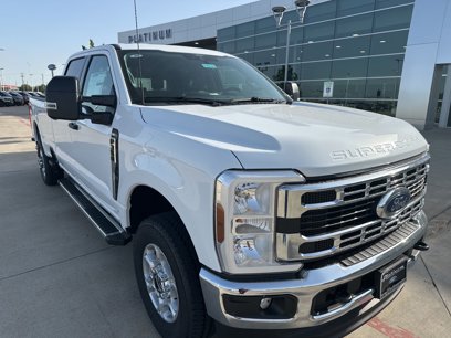 New 2025 Ford F350 XLT w/ FX4 Off-Road Package