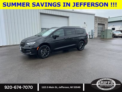 New 2025 Chrysler Pacifica Limited