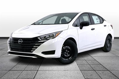 New 2025 Nissan Versa S w/ Trunk Package