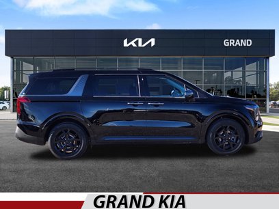 New 2025 Kia Carnival SX