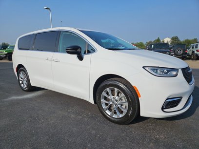 Certified 2024 Chrysler Pacifica Touring-L
