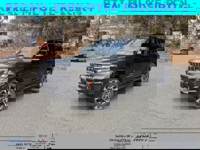 New 2025 Jeep Grand Cherokee Overland w/ Trailer Tow Package