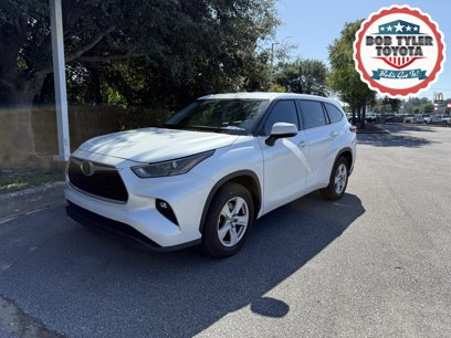 Used 2022 Toyota Highlander LE