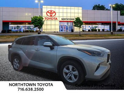 Used 2023 Toyota Highlander LE