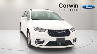 Used 2022 Chrysler Pacifica Touring-L