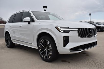 New 2025 Volvo XC90 B6 Plus w/ Protection Package