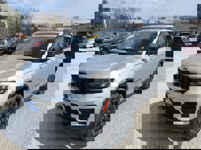 New 2025 Jeep Grand Cherokee Altitude