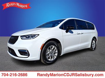 New 2025 Chrysler Pacifica Select
