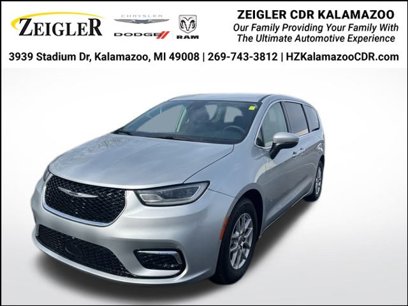 Used 2023 Chrysler Pacifica Touring-L