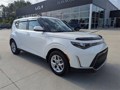 Used 2023 Kia Soul LX w/ LX Technology Package