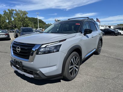 New 2025 Nissan Pathfinder Platinum w/ Cargo Package