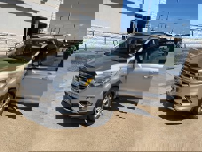 Used 2018 Ford Escape SE w/ SE Sync 3 Package