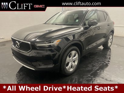 Used 2022 Volvo XC40 T5 Momentum