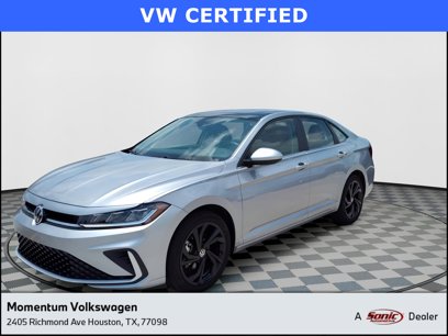 Used 2025 Volkswagen Jetta SE w/ Sunroof Package