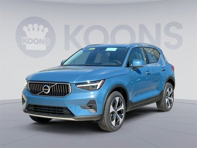 New 2025 Volvo XC40 B5 Plus w/ Protection Package Premier