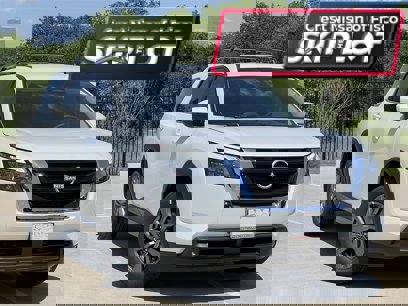 New 2025 Nissan Pathfinder SV