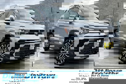 New 2025 Volkswagen Taos SE