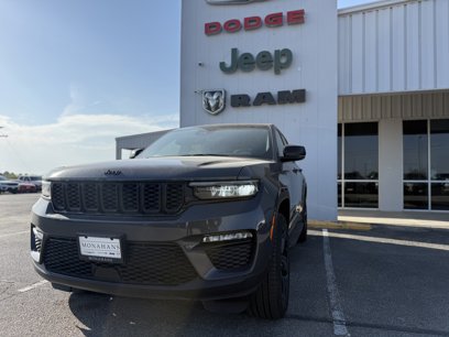New 2024 Jeep Grand Cherokee Limited w/ Black Appearance Package