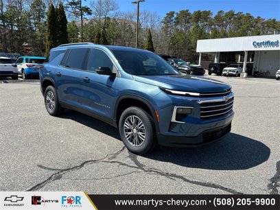 New 2025 Chevrolet Traverse LT w/ Driver Confidence Package
