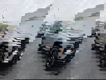 New 2025 Chevrolet Traverse RS